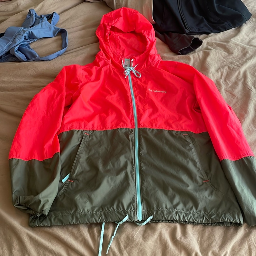 Two tone Columbia windbreaker